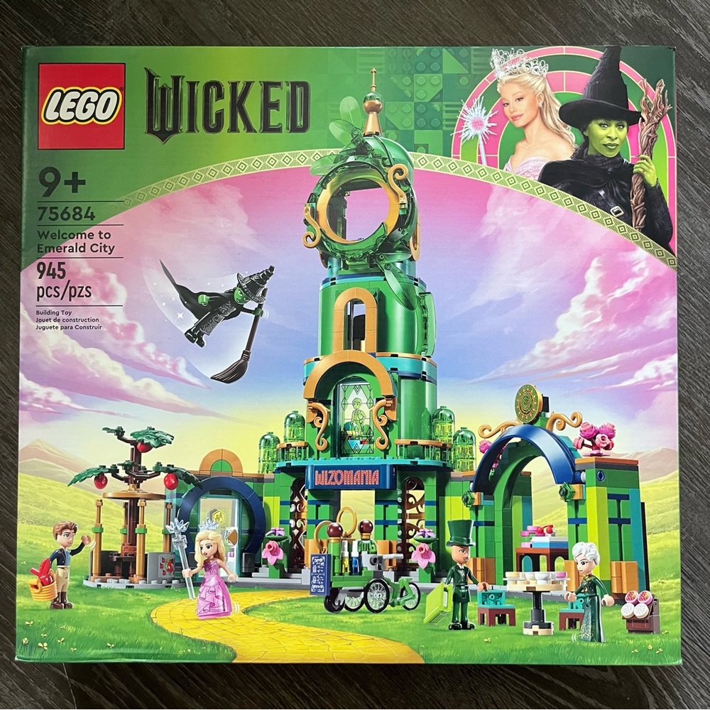 NEW LEGO Wicked Welcome to Emerald City Set 75684